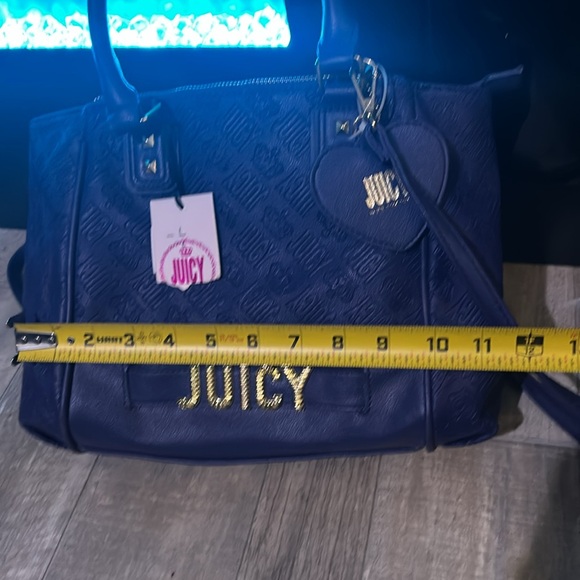 Juicy couture crossbody purse Juicy couture crossbody purse - Picture 4 of 11